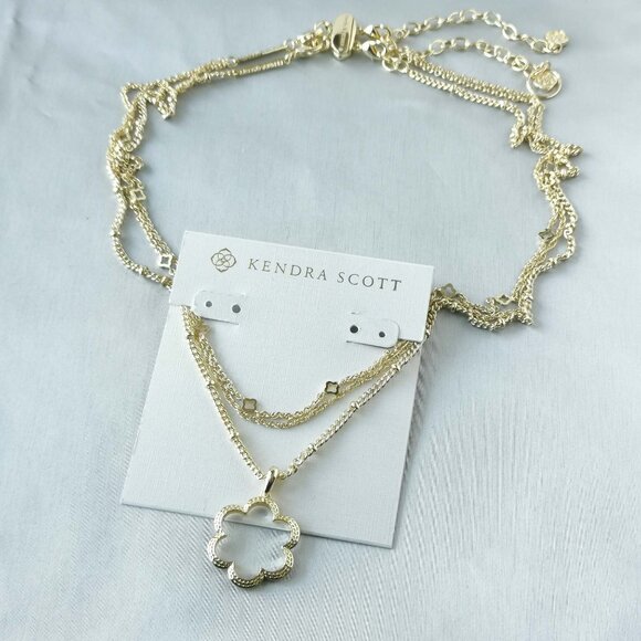 Kendra Scott Gold Flower Pendant Necklace - Picture 2 of 3